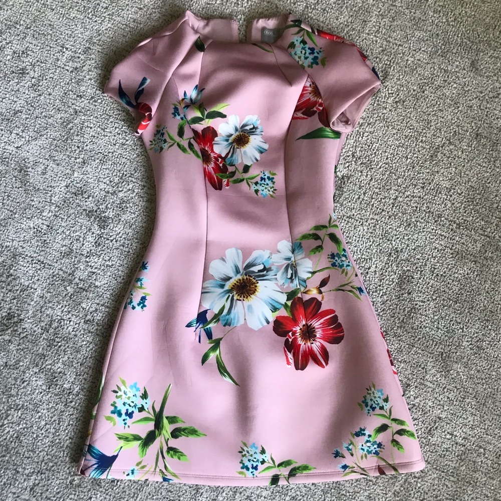 Pretty and Flattering Pink Floral Dress
